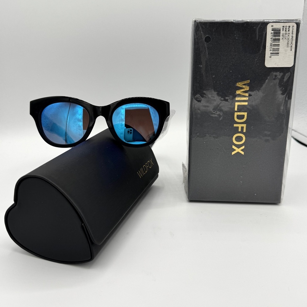 NWT Wildfox Monroe Deluxe Sunglasses Black Frames , NEW with case and cloth - Picture 7 of 16
